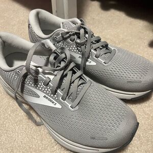 Grey Ghost 14 Brooks